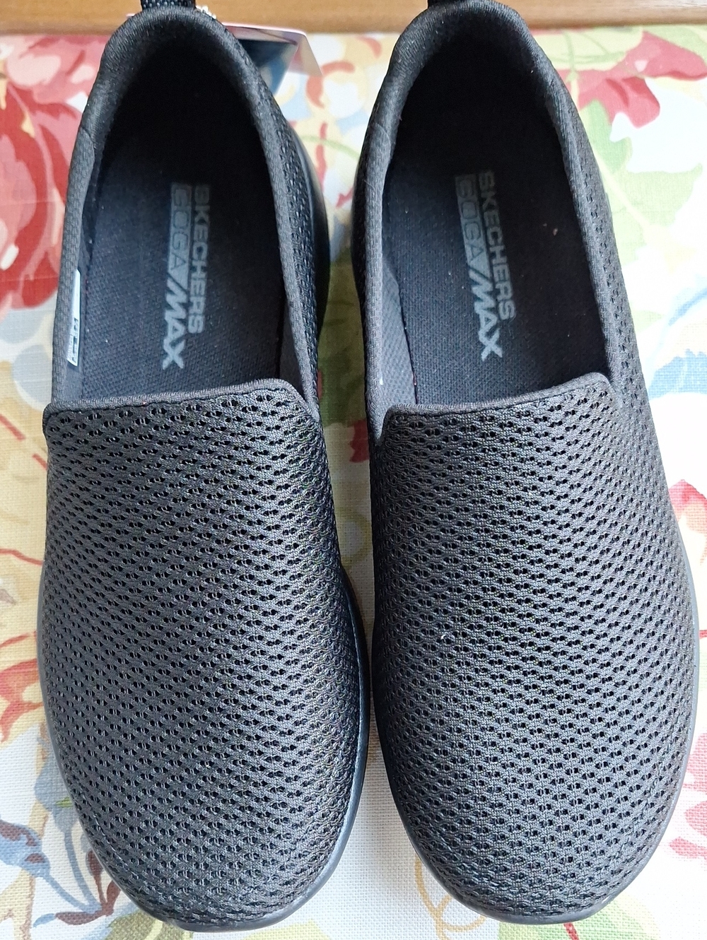 NWT Skechers Go Walk Joy